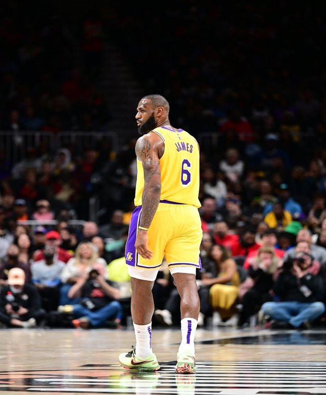 马特乌斯：阿隆索适合皇马，他比安切洛蒂更强调整体而非个人（马特乌斯称阿隆索是皇马理想人选，比安切洛蒂更注重团队而非个人）