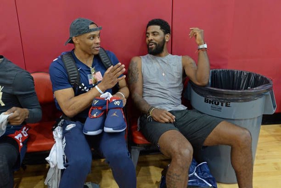 半场战报：利兹联0-0比利亚雷亚尔，尼奥托造险（半场快讯：利兹联与比利亚雷亚尔0-0互交白卷，尼奥托险些破门）