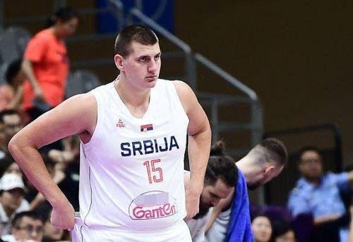 巴塞罗那理发师：欧洲杯期间，费尔明专门打电话让我给他理发（巴萨理发师透露：欧洲杯期间，费尔明特意来电点名理发）