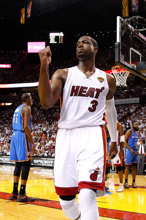 英超：曼城主场3-1击败布莱顿（英超：曼城主场3比1力克布莱顿）